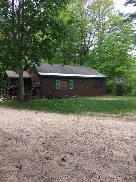 938 Old Bristol Rd, New Hampton, NH 03256