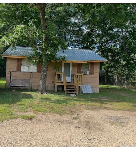 618 Jenkins Dr, Hamburg, AR 71646