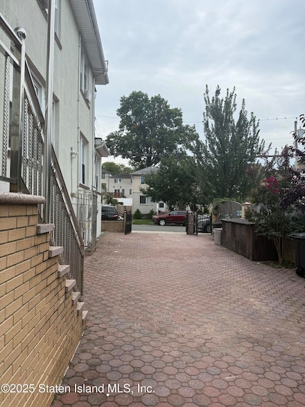 335 Clifton Ave, Staten Island, NY 10305