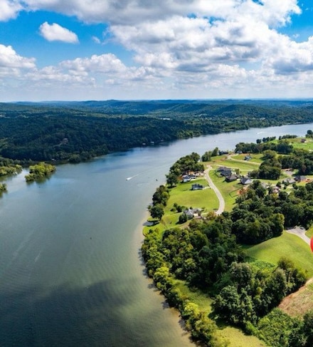 859 Sedge Ln, Loudon, TN 37774