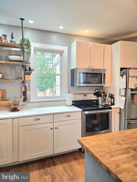 411 Queen St, Spring City, PA 19475