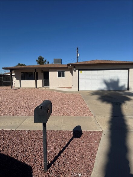 16192 Vallejo St, Victorville, CA 92395