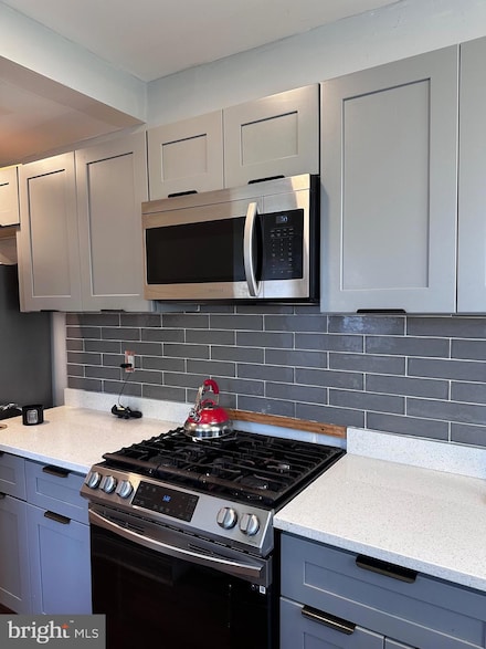 919 Edgemore Rd, Philadelphia, PA 19151