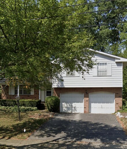 465 Briarwood Dr, Columbus, OH 43213