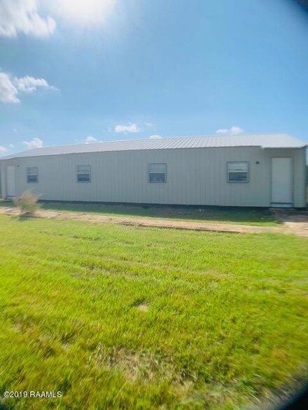 225 Crimson Ln Unit 1-4, Ville Platte, LA 70586