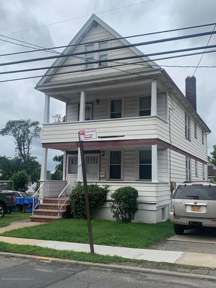 390 Morningstar Rd, Staten Island, NY 10303