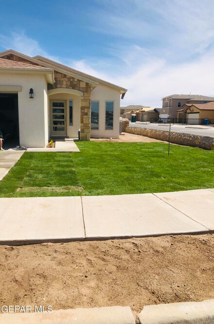 123 Santa fe River, Clint, TX 79836