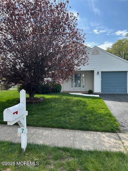 7 Springhill Dr, Brick, NJ 08724