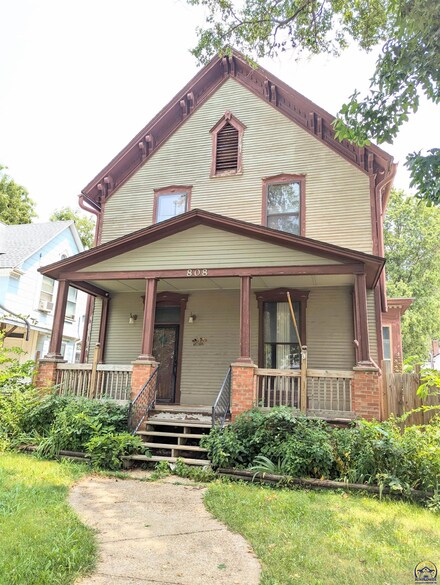 808 Mechanic St, Emporia, KS 66801