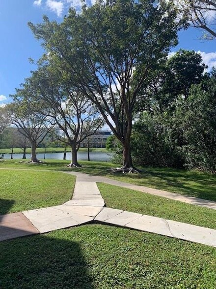8370 Sands Point Blvd Unit 106H, Tamarac, FL 33321