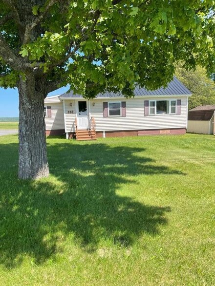 113 Hughes Rd, Mapleton, ME 04757
