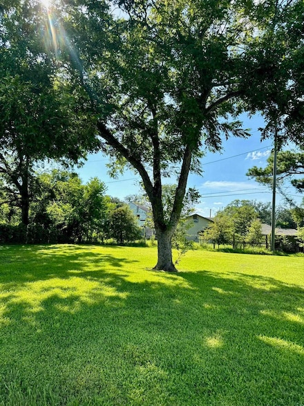 224 Cherry Ln, Bridge City, TX 77611