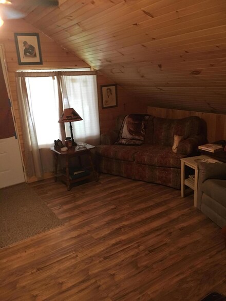 499 Woodard Branch Rd, Bledsoe, KY 40810