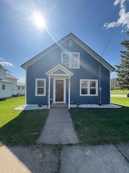 123 N Cedar St, Mabel, MN 55954