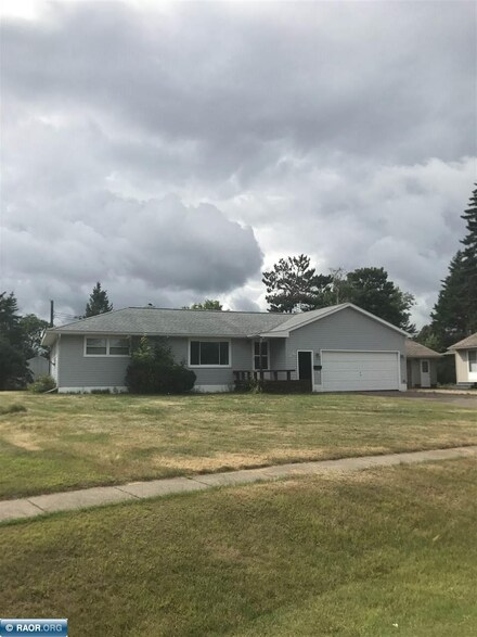 26 Fern Ct, Babbitt, MN 55706