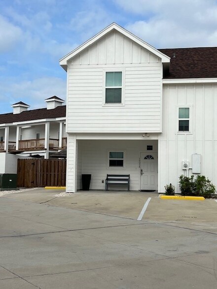 15038 Kokomo Dr, Corpus Christi, TX 78418