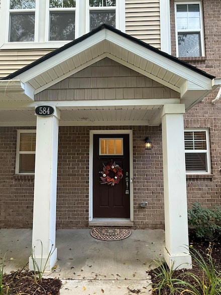 584 Anne Ave, Brighton, MI 48116