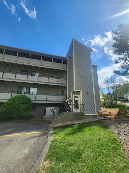 1195 Grafton St Unit 2, Worcester, MA 01604