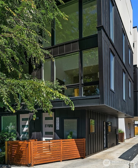 2610 E Yesler Way Unit A, Seattle, WA 98122