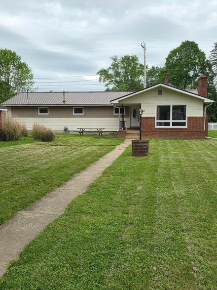 223 Cherry St, Warsaw, OH 43844