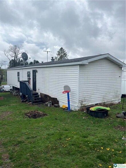 429 W Pine St, Frackville, PA 17931