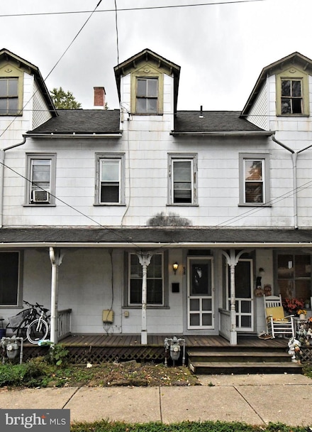 58 Pennsylvania Ave, Phoenixville, PA 19460