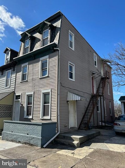 144 Balm St, Harrisburg, PA 17103