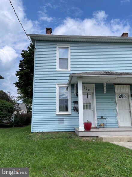 332 S Railroad St, Palmyra, PA 17078