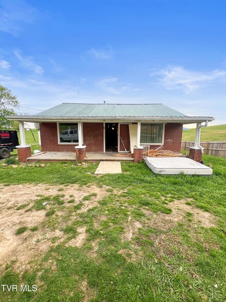 1015 Whirlwind Rd, Greeneville, TN 37743