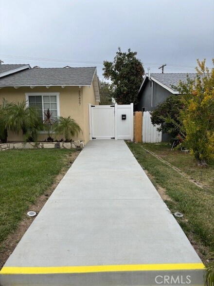 23427 Vanowen St, Los Angeles, CA 91307