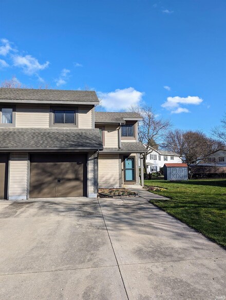 1722 College Manor Dr, Goshen, IN 46526