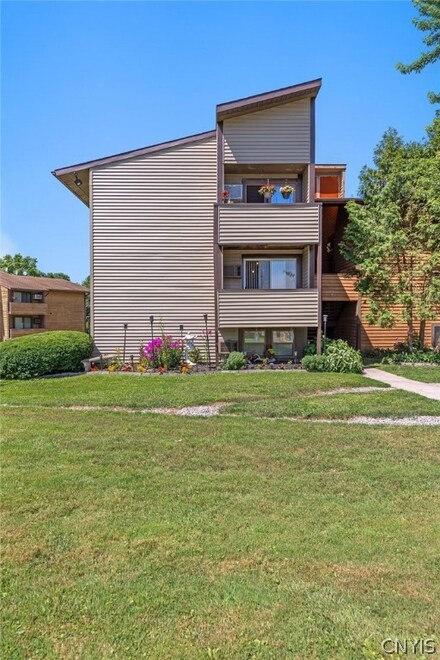 489 Idlewood Blvd, Baldwinsville, NY 13027