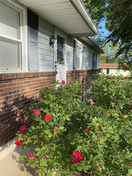 610 Saint Marie Ave, Saint James, MO 65559