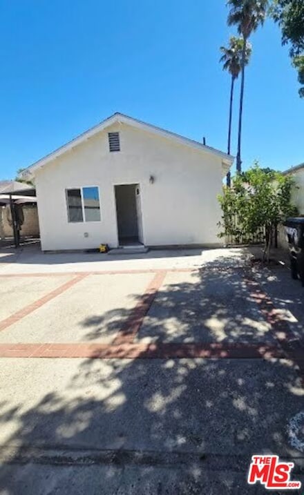 10290 Lev Ave, Los Angeles, CA 91331