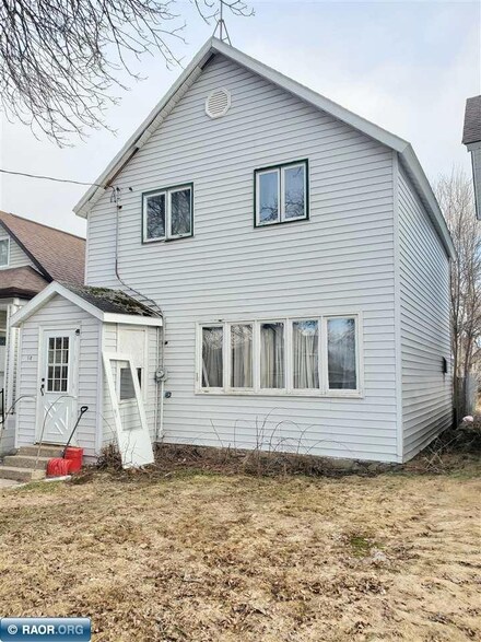 15 2nd St SE, Chisholm, MN 55719