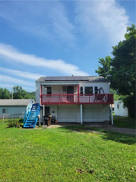 1208 Poplar Ave, Belpre, OH 45714