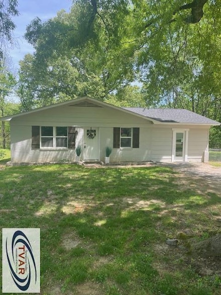 160 Peggy Ln, Atwood, TN 38220