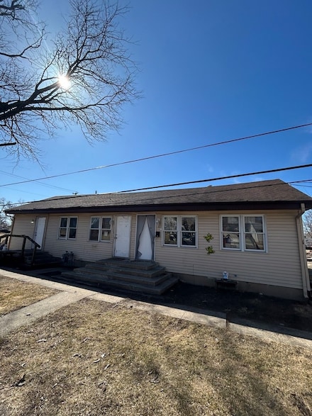 13 Charles Dr, Rantoul, IL 61866