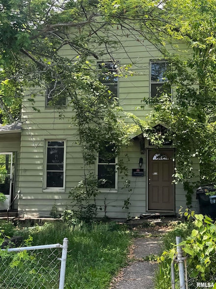 706 Farnam St, Davenport, IA 52803