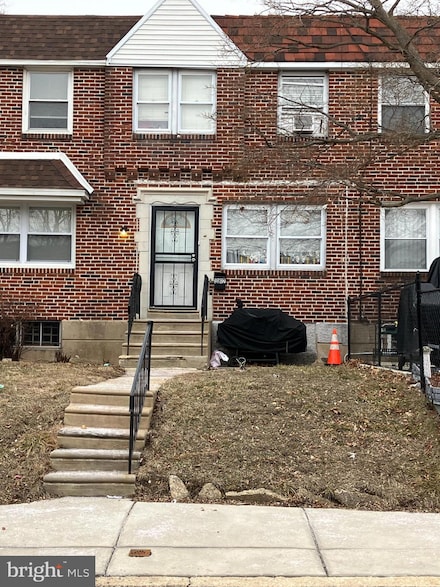 1107 E Sharpnack St, Philadelphia, PA 19150