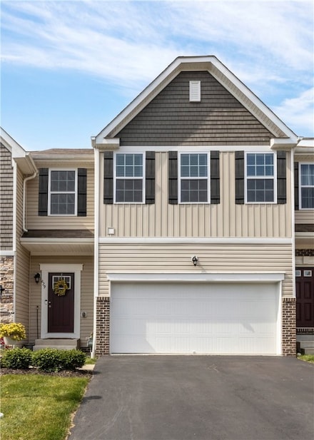 629 Freedom Dr, Carnegie, PA 15106