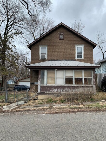 209 Oscar Ave, Joliet, IL 60433