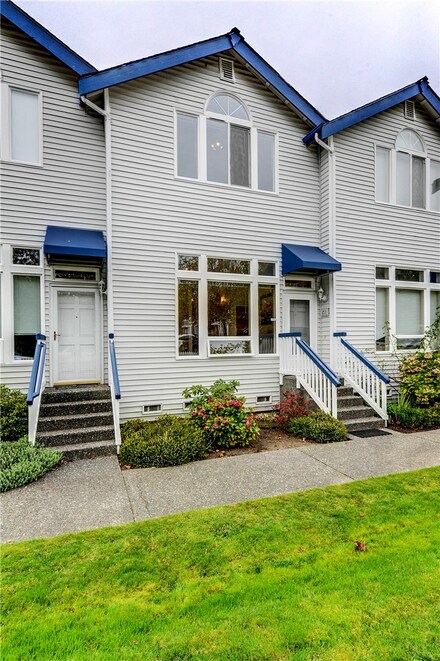 16424 Spruce Way Unit C2, Lynnwood, WA 98037