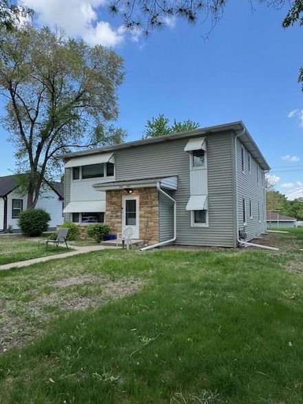 3275 Library Ln, Saint Louis Park, MN 55426