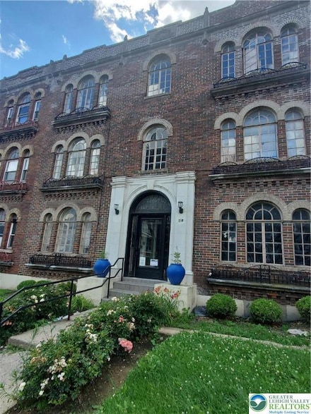 218 S 15th St Unit 8, Allentown, PA 18102