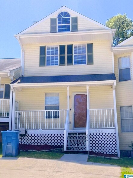 206 2nd St E, Warrior, AL 35180