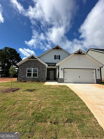11156 Cornerstone Ln, Hampton, GA 30228