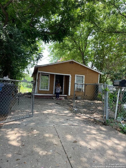 3110 Vera Cruz, San Antonio, TX 78207