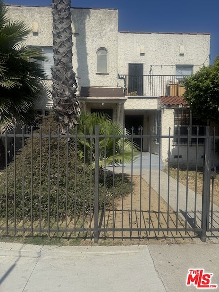 6125 West Blvd, Los Angeles, CA 90043