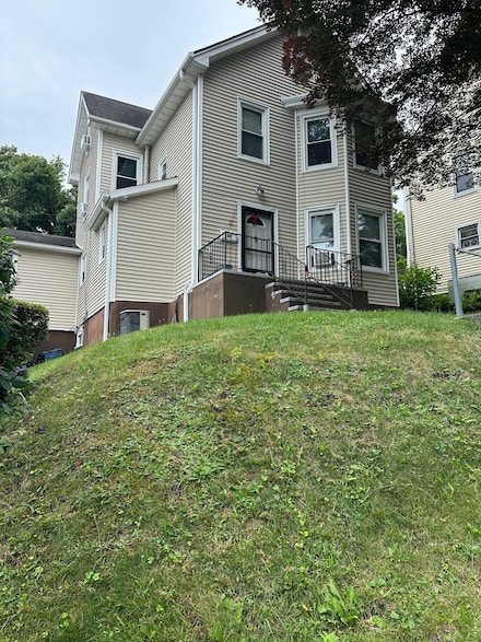 16 Grandview Ave, Norwalk, CT 06850